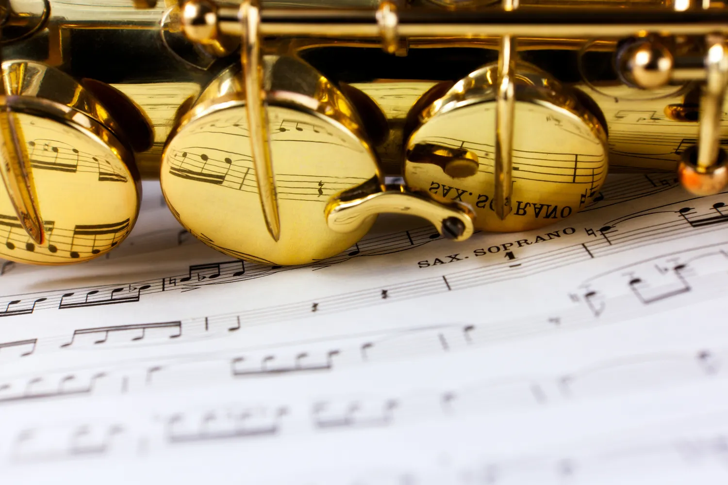 jaki-saksofon-tenorowy-na-poczatek-1