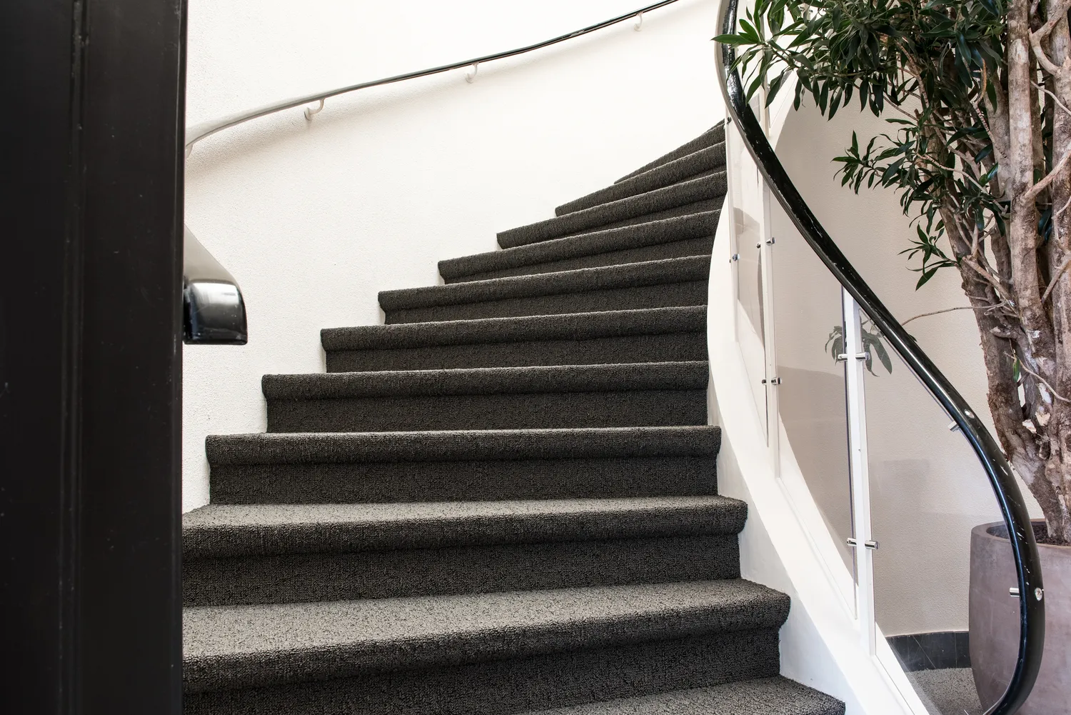 koszt-prania-wykladzin-i-dywanow-czy-jest-wysoki-1