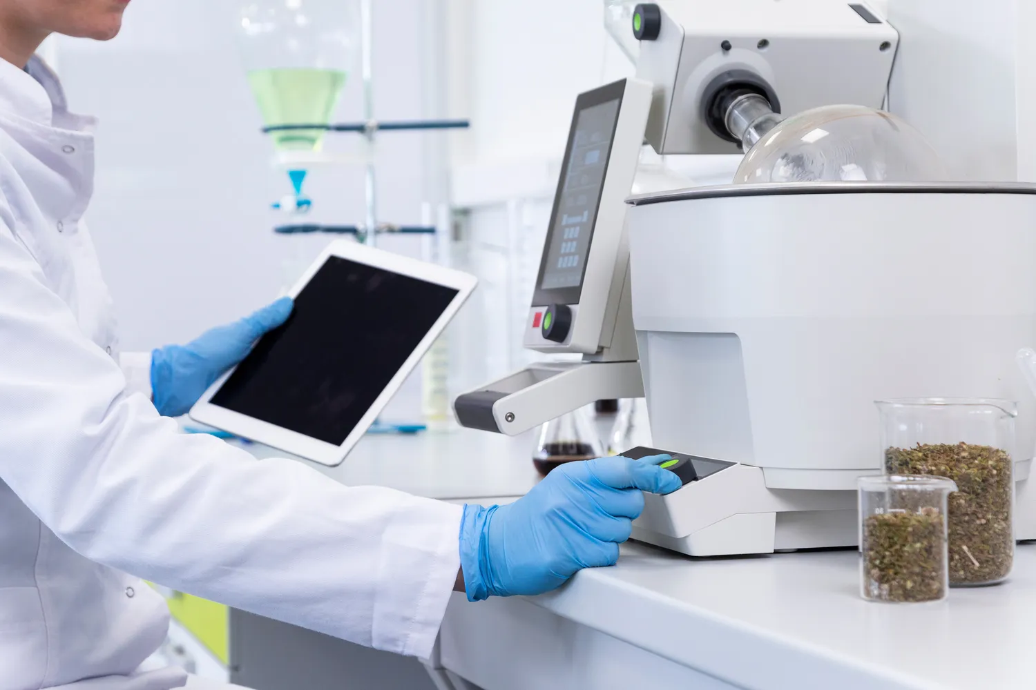 przemysl-zaawansowanych-technologii-co-to-jest-f