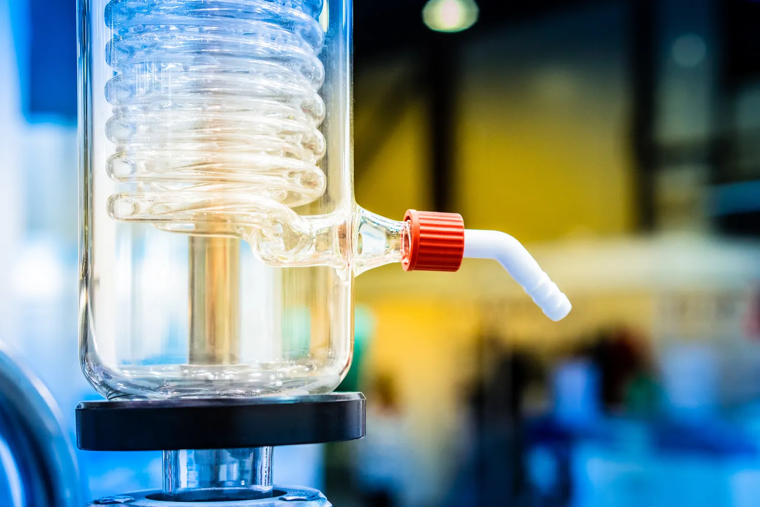 w-jaki-sposob-przyroda-jest-niszczona-przez-przemysl-f